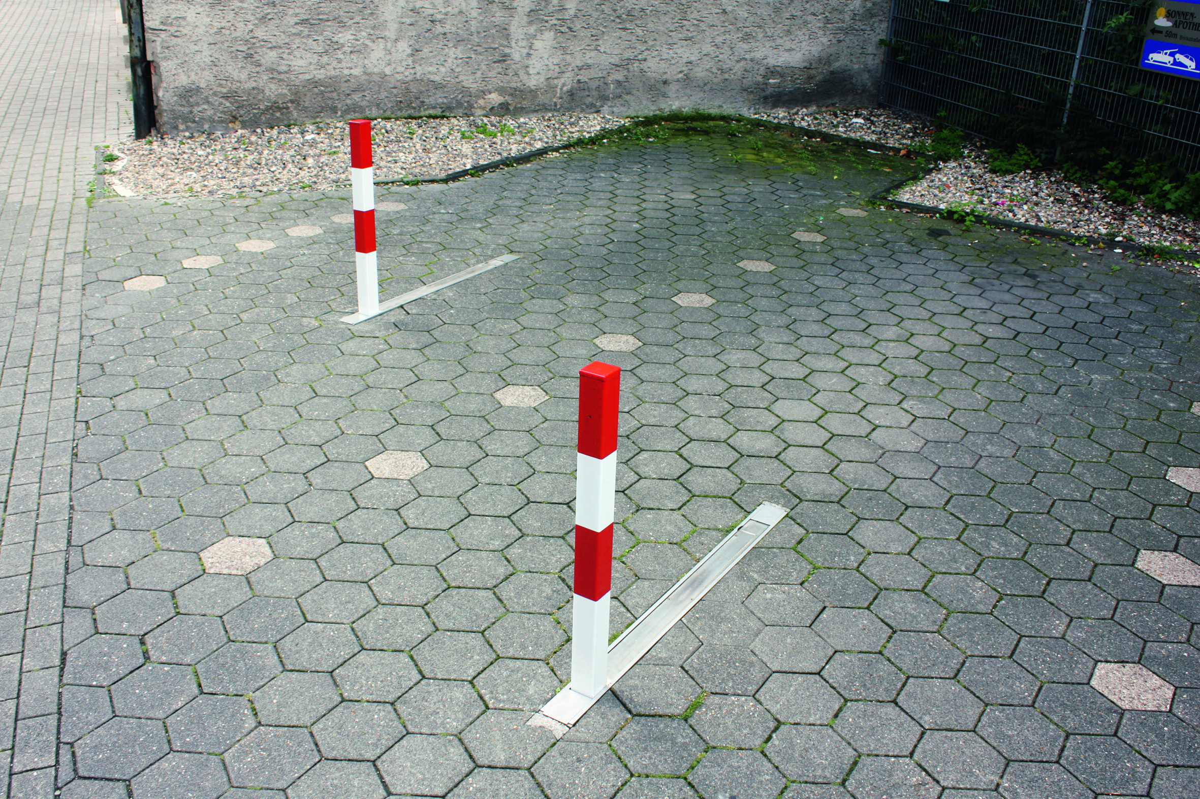Absperrpfosten versenkbar in Bodenwanne