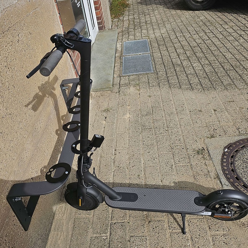 City Scooter Parker Wandbefestigung